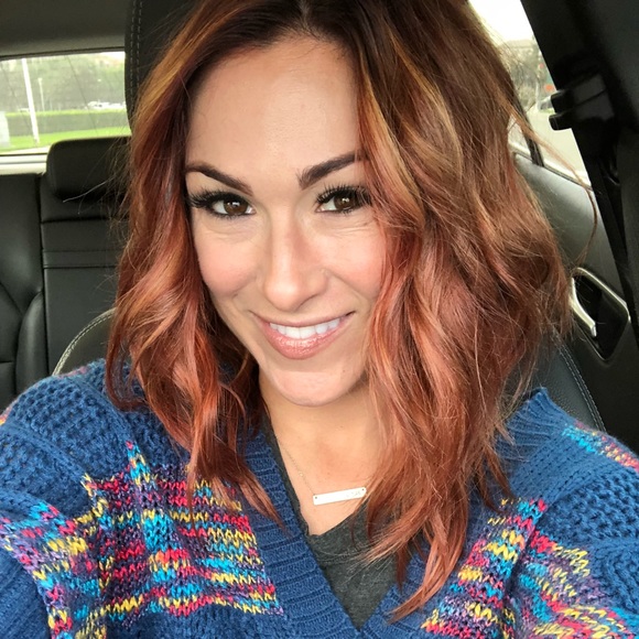 Meet your Posher, Nikki - Picture 2 of 3